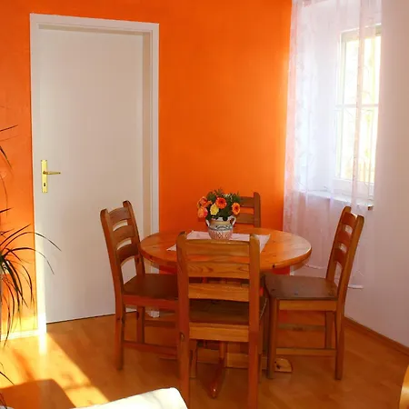 Garden Stay, Cleaning Included Apartment