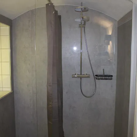 Garden Stay, Cleaning Included *