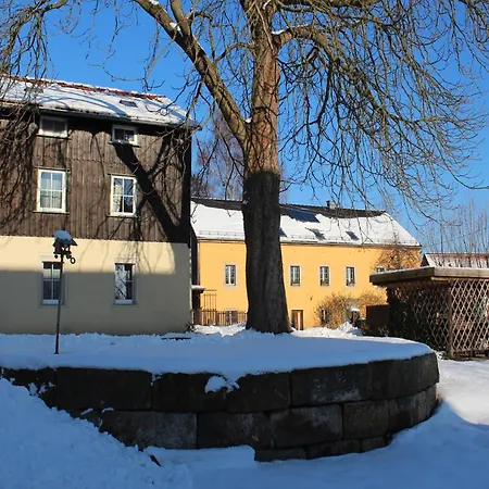 Garden Stay, Cleaning Included Apartment