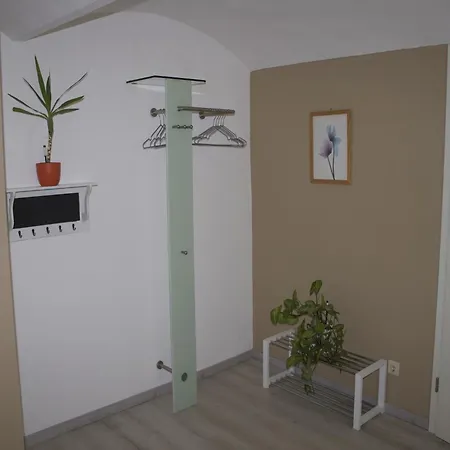 Apartment Garden Stay, Cleaning Included Struppen